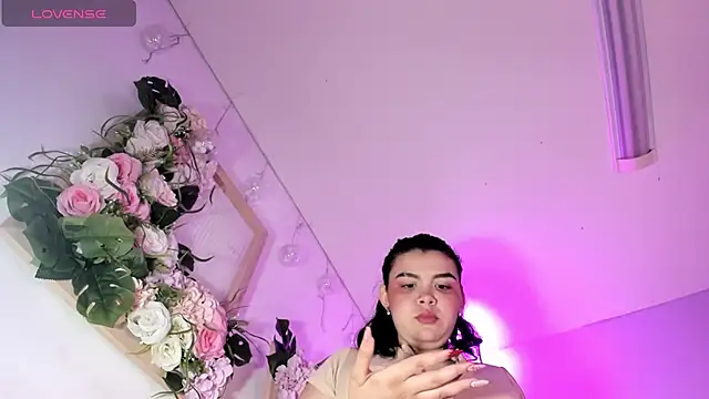 Snapshot of Zoe_Cheshire chatting on 02-10-25, 05:19 Zoe Cheshire online show from 02-10-25, 05:19