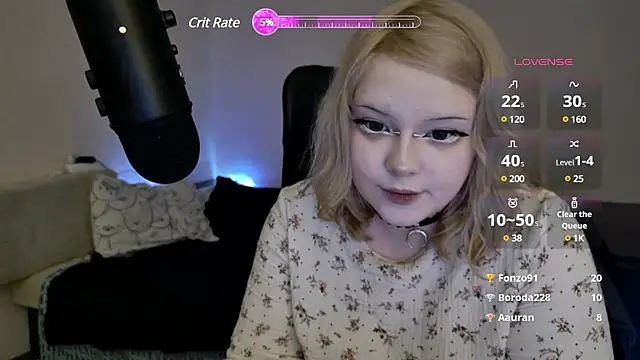 Snapshot of Electro_doll chatting on 03-13-25, 08:22 Electro doll online show from 03-13-25, 08:22