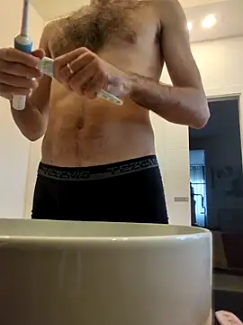 AvvocatoPorco online show from 10-17-25, 02:30