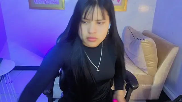 Snapshot of Paulette_v chatting on 05-14-26, 01:07 Paulette v online show from 05-14-26, 01:07