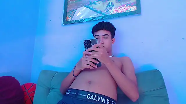 Snapshot of Kleo_forever chatting on 01-19-25, 07:47 Kleo forever online show from 01-19-25, 07:47