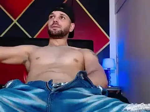 Snapshot of Cristian_white chatting on 03-13-25, 10:43 Cristian white online show from 03-13-25, 10:43