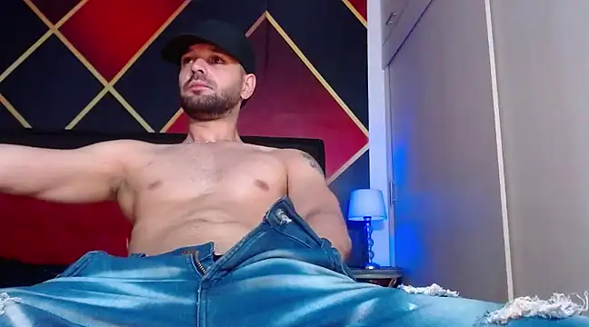 Snapshot of Cristian_white chatting on 03-17-25, 06:40 Cristian white online show from 03-17-25, 06:40