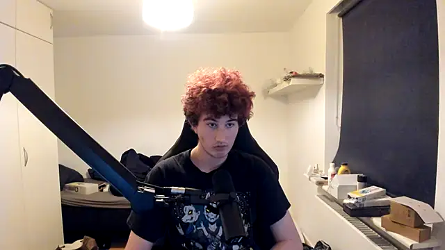 Snapshot of KawaiiMinaUwU chatting on 01-22-25, 08:49 KawaiiMinaUwU online show from 01-22-25, 08:49