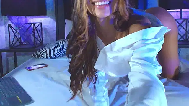 Bella Smiith  online show from 02-08-25, 11:45