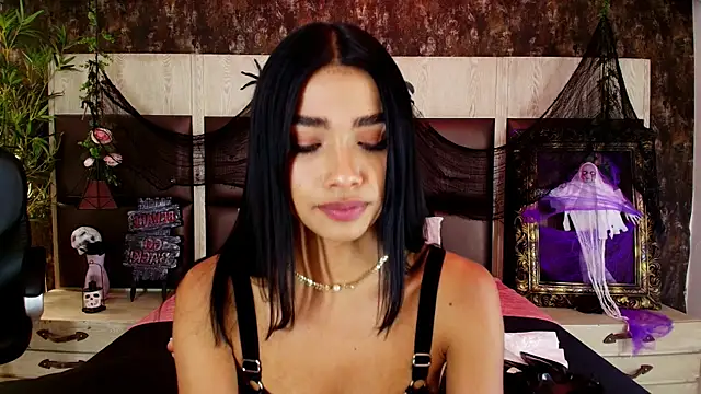 Bella Smiith  online show from 11-01-25, 07:27