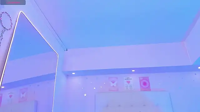 ScarlettDreamss7 online show from 04-19-26, 06:10