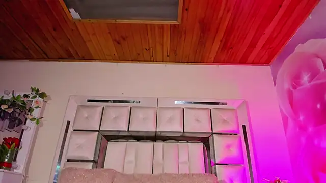 Snapshot of emili_clark chatting on 09-16-25, 08:26 emili clark online show from 09-16-25, 08:26