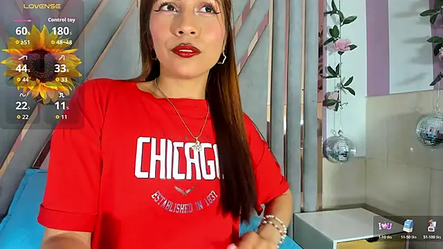 Snapshot of emili_clark chatting on 11-21-25, 08:18 emili clark online show from 11-21-25, 08:18