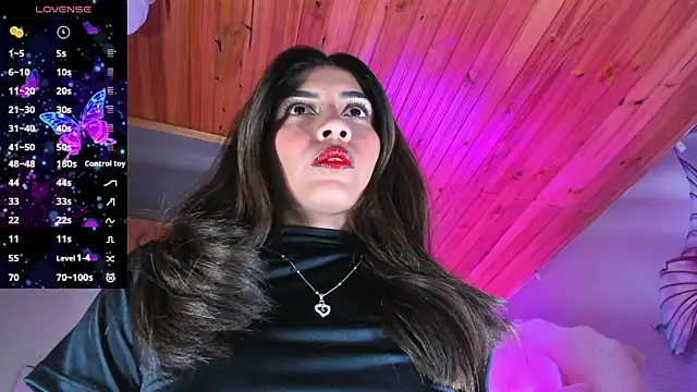 Snapshot of emili_clark chatting on 11-28-25, 04:15 emili clark online show from 11-28-25, 04:15