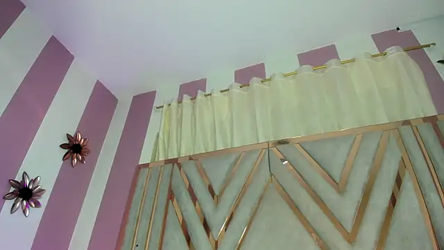 Snapshot of emili_clark chatting on 11-29-25, 04:32 emili clark online show from 11-29-25, 04:32