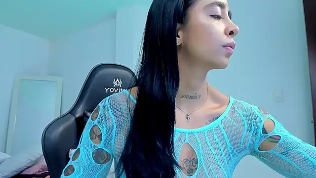 sophierooy22 online show from 04-23-26, 02:30