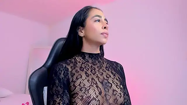 sophierooy22 online show from 04-28-26, 02:33