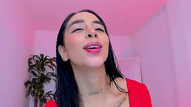 Snapshot of sophierooy22 chatting on 04-30-26, 12:22 sophierooy22 online show from 04-30-26, 12:22