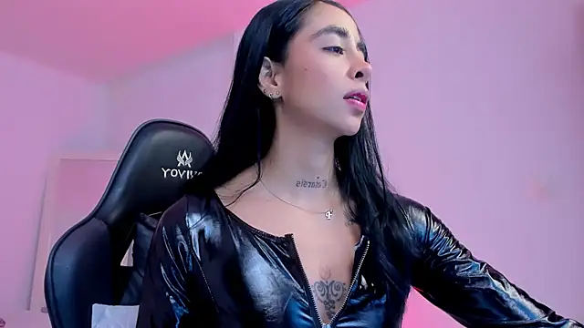 Snapshot of sophierooy22 chatting on 05-24-26, 03:50 sophierooy22 online show from 05-24-26, 03:50