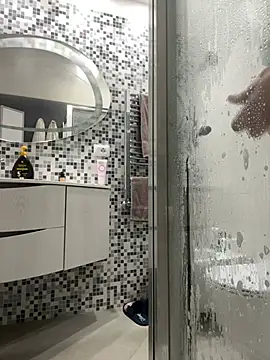 Snapshot of Greeneyes0820 chatting on 02-01-25, 02:13 Greeneyes0820 online show from 02-01-25, 02:13