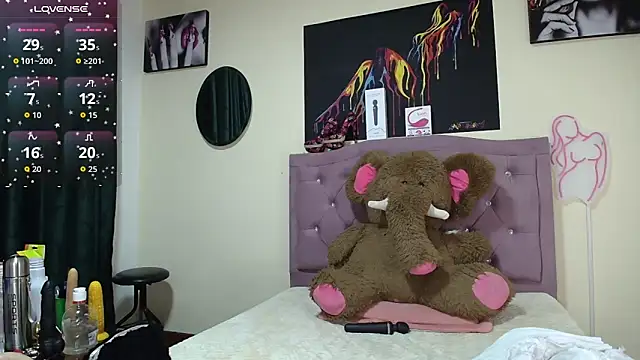 Emmie Hot online show from 09-19-25, 12:17