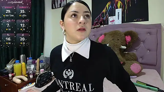 Emmie Hot online show from 10-10-25, 11:53