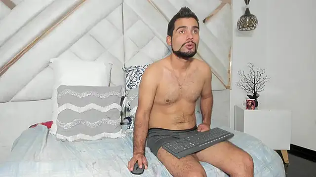 luxurycoupl online show from 03-20-25, 09:26