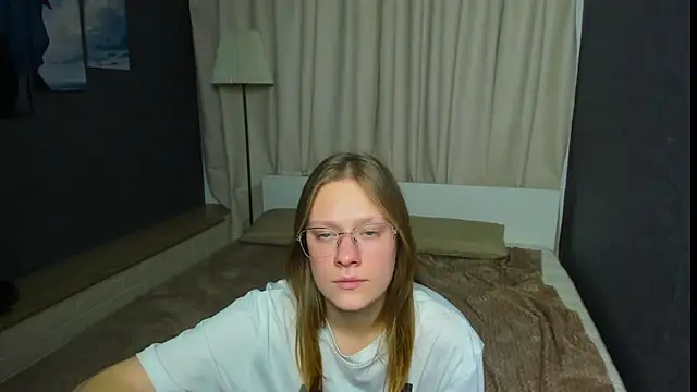 TessaSwans online show from 01-30-25, 04:27