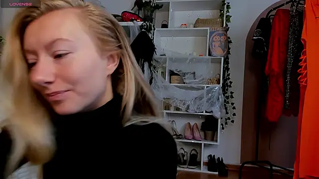 Rachel Rut online show from 10-25-25, 04:09