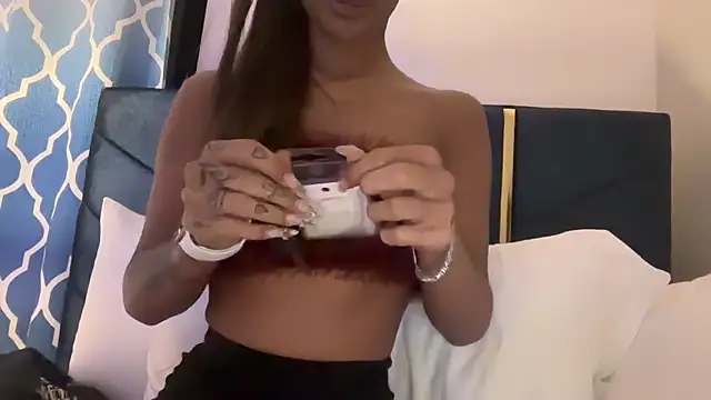 Snapshot of AngelFaye chatting on 02-05-25, 11:28 AngelFaye online show from 02-05-25, 11:28