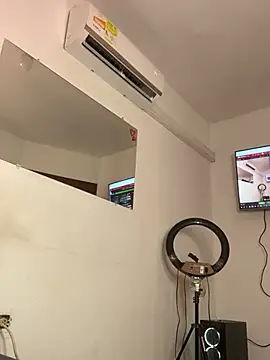 Lili Bykers online show from 01-27-25, 08:07