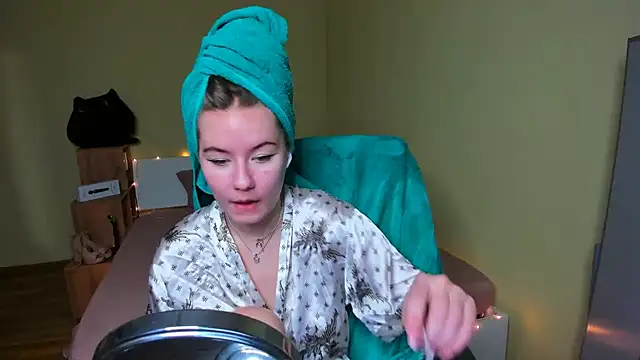 EmilyPaw online show from 02-02-25, 10:35