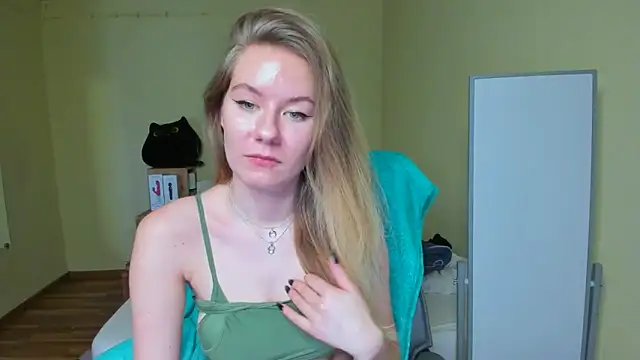 EmilyPaw online show from 02-19-25, 09:50