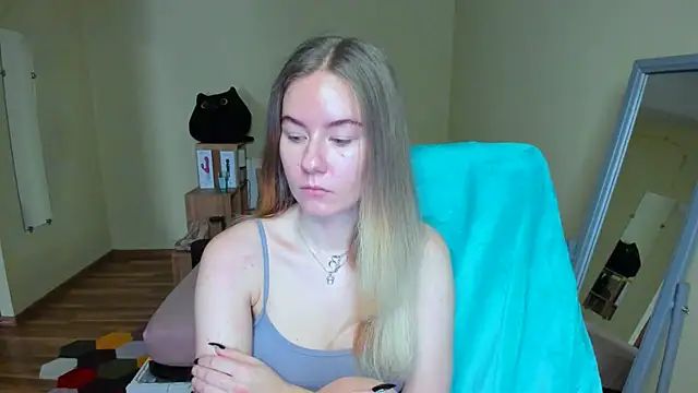 EmilyPaw online show from 02-26-25, 06:37