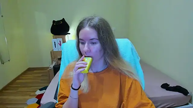 EmilyPaw online show from 03-12-25, 06:22