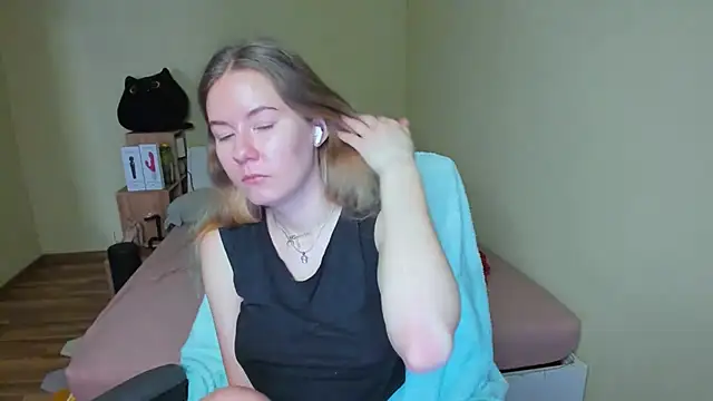 EmilyPaw online show from 03-15-25, 07:20