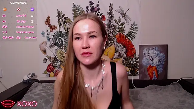 Snapshot of DianaShermy chatting on 01-28-25, 02:10 DianaShermy online show from 01-28-25, 02:10