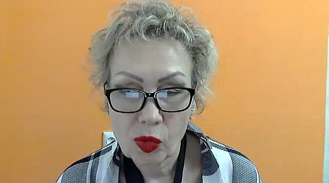 NessyJenixs online show from 03-18-25, 06:26