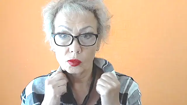 NessyJenixs online show from 09-28-25, 06:30