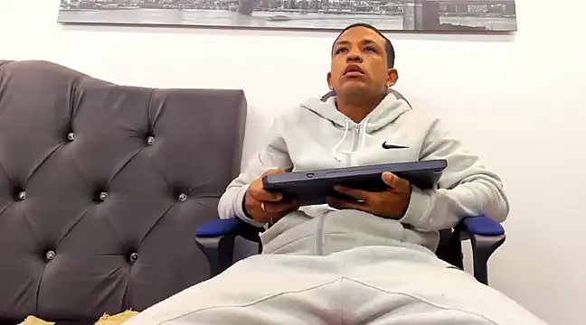 carlos alber12 online show from 03-05-25, 07:17