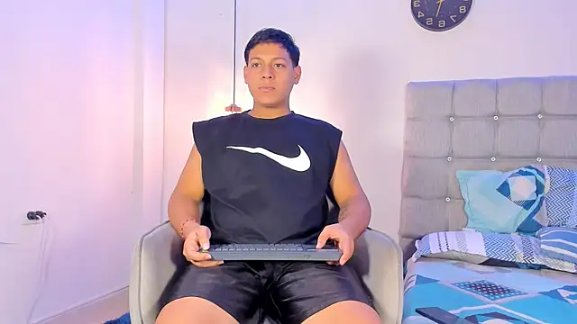 Tylerdrdn online show from 11-12-25, 05:19