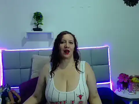 Madisson Housse online show from 03-08-25, 04:45