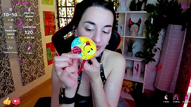 Snapshot of JessicaAlfo chatting on 06-19-26, 02:27 JessicaAlfo online show from 06-19-26, 02:27