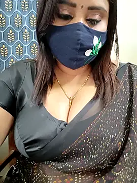 Queenflowerr online show from 04-25-26, 04:48