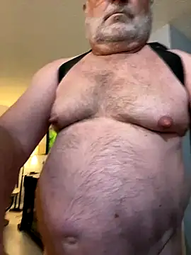 Snapshot of Dilf4son chatting on 09-19-25, 06:26 Dilf4son online show from 09-19-25, 06:26