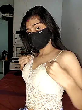 Snapshot of Love-N chatting on 11-16-25, 05:29 Love-N online show from 11-16-25, 05:29