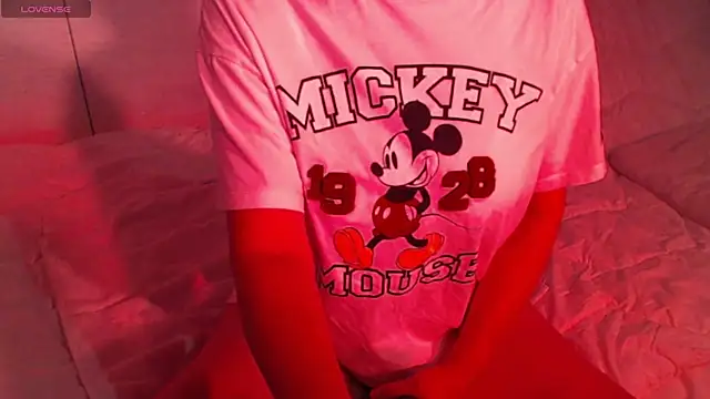 Snapshot of sweetchani666 chatting on 09-26-25, 02:21 sweetchani666 online show from 09-26-25, 02:21