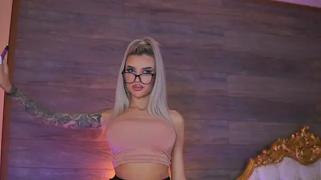 Juicy Jessye online show from 10-18-25, 08:20