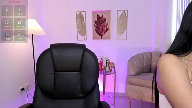 Layla Breezee online show from 10-25-25, 02:46