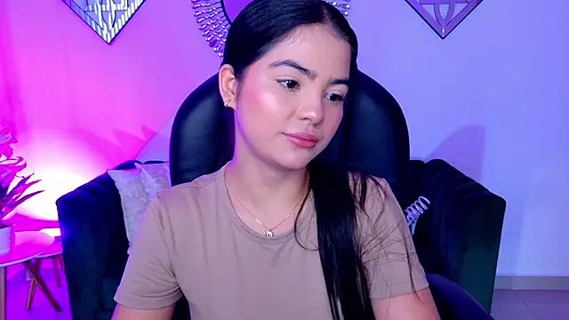 Layla Breezee online show from 05-06-26, 12:10