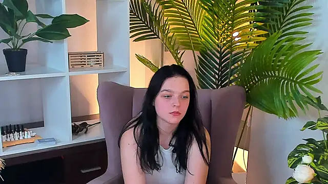 GladysHewell online show from 01-27-25, 05:15