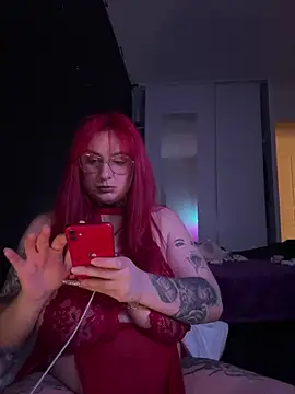 Snapshot of it_is_spicy chatting on 02-04-25, 01:13 it is spicy online show from 02-04-25, 01:13