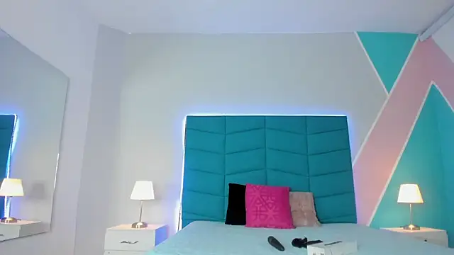 Luciana brown  online show from 03-14-25, 08:17