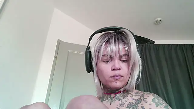 serena  vedette online show from 04-22-26, 04:19